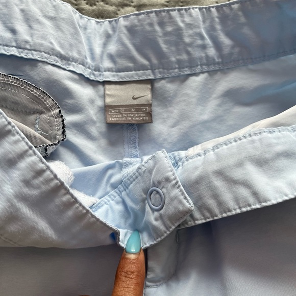 Ladies Nike capri pants. New never worn light blue size medium - Picture 2 of 3